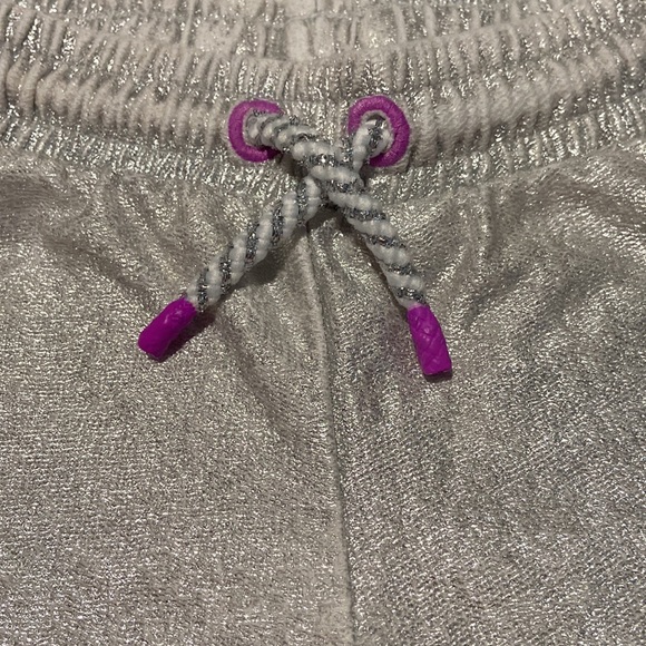 SOLD! ♥️Cat & Jack Girls 4/5 Shiny Silver Shorts - Picture 2 of 5